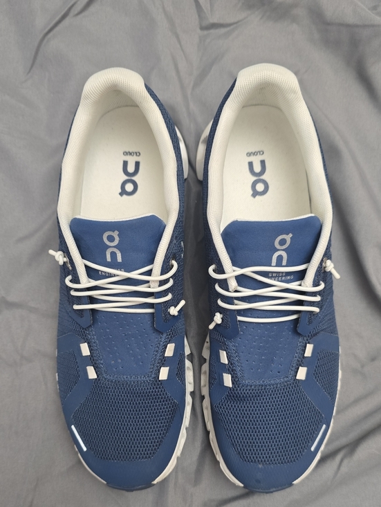 On Clouds Shoes - On Running Women's Cloud Sneakers in Navy and White